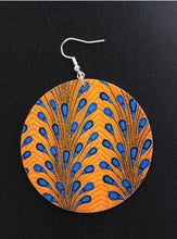 Load image into Gallery viewer, African Print Wooden Earrings
